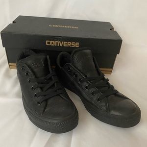 Black Converse size 9